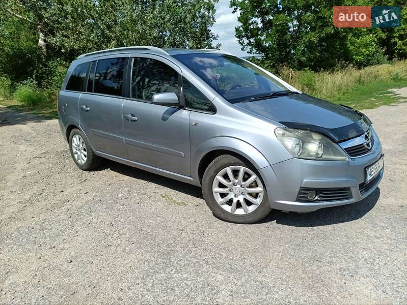 Минивэн Opel Zafira 2007 в Ладыжине