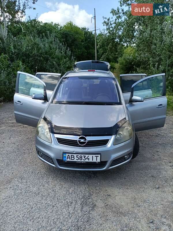 Минивэн Opel Zafira 2007 в Ладыжине