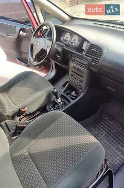 Минивэн Opel Zafira 2004 в  фото 2 Минивэн Opel Zafira 2004 в