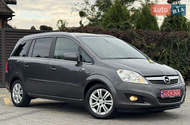 Минивэн Opel Zafira 2010 в 