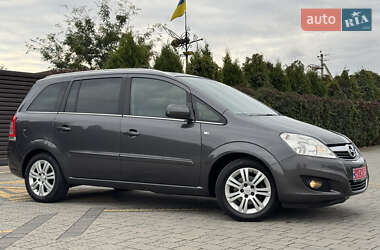 Минивэн Opel Zafira 2010 в 