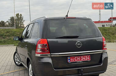 Минивэн Opel Zafira 2010 в 