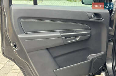 Минивэн Opel Zafira 2010 в 