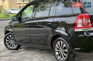 Минивэн Opel Zafira 2011 в 