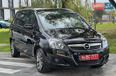 Минивэн Opel Zafira 2011 в 