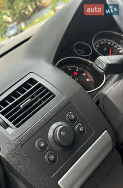 Минивэн Opel Zafira 2011 в 