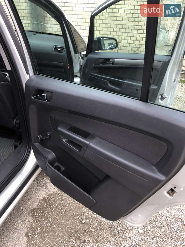 Мінівен Opel Zafira 2007 в Кам'янець-Подільському фото 23 Мінівен Opel Zafira 2007 в Кам'янець-Подільському