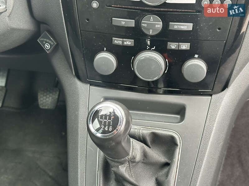 Минивэн Opel Zafira 2010 в Одессе