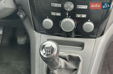 Минивэн Opel Zafira 2010 в 
