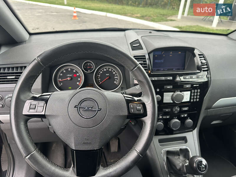 Минивэн Opel Zafira 2010 в Одессе