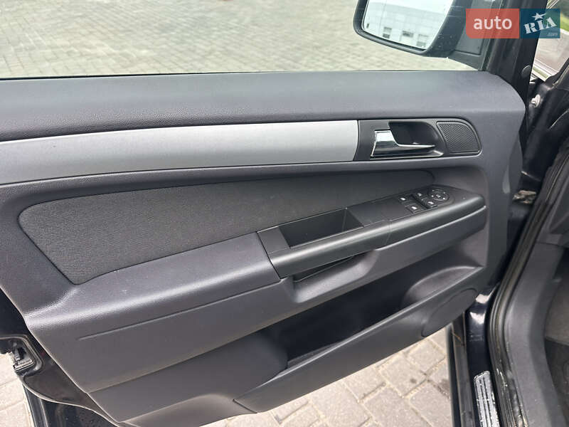 Минивэн Opel Zafira 2010 в Одессе