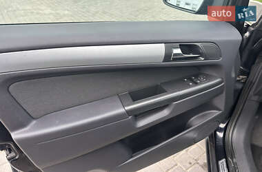 Минивэн Opel Zafira 2010 в 