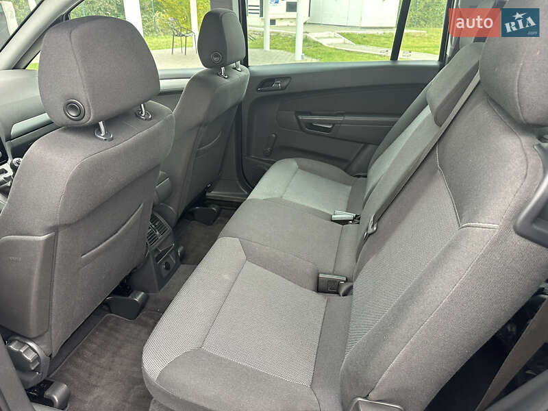 Минивэн Opel Zafira 2010 в Одессе
