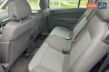 Минивэн Opel Zafira 2010 в 