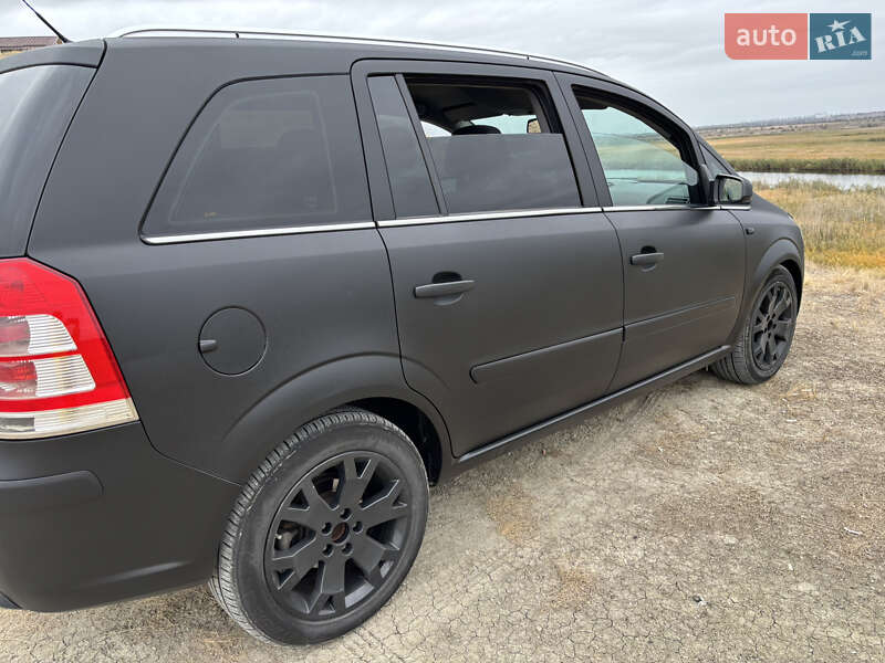 Минивэн Opel Zafira 2008 в Николаеве