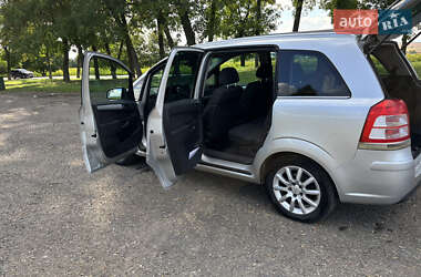 Минивэн Opel Zafira 2011 в 