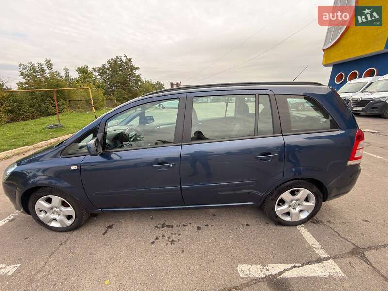 Минивэн Opel Zafira 2012 в Ровно