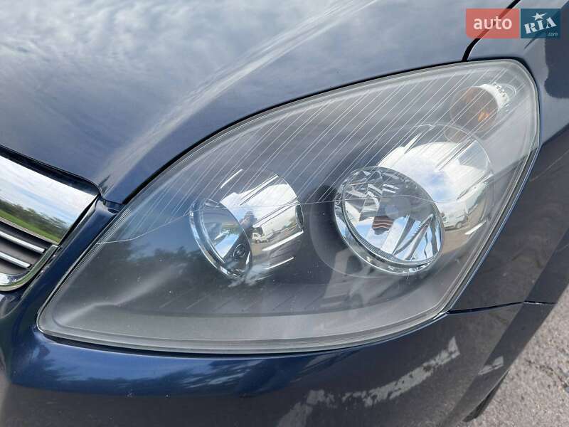 Минивэн Opel Zafira 2012 в Ровно