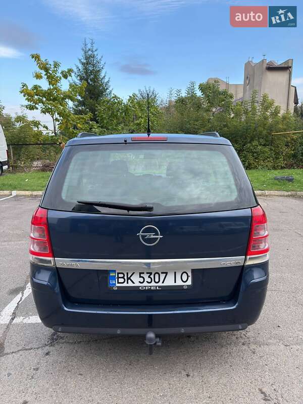 Минивэн Opel Zafira 2012 в Ровно