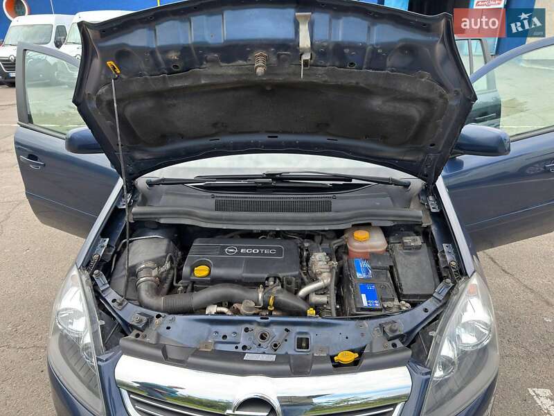 Минивэн Opel Zafira 2012 в Ровно