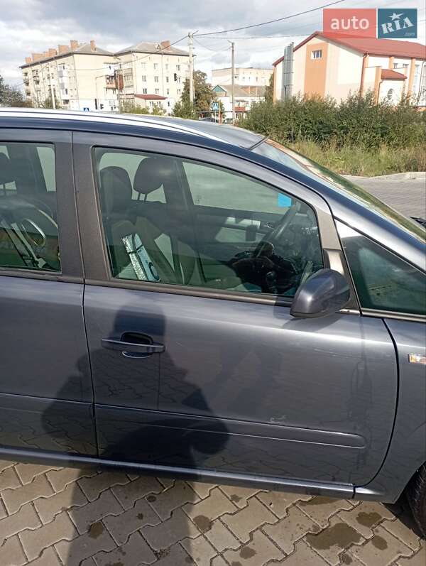 Минивэн Opel Zafira 2006 в Ковеле