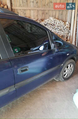Минивэн Opel Zafira 2002 в 