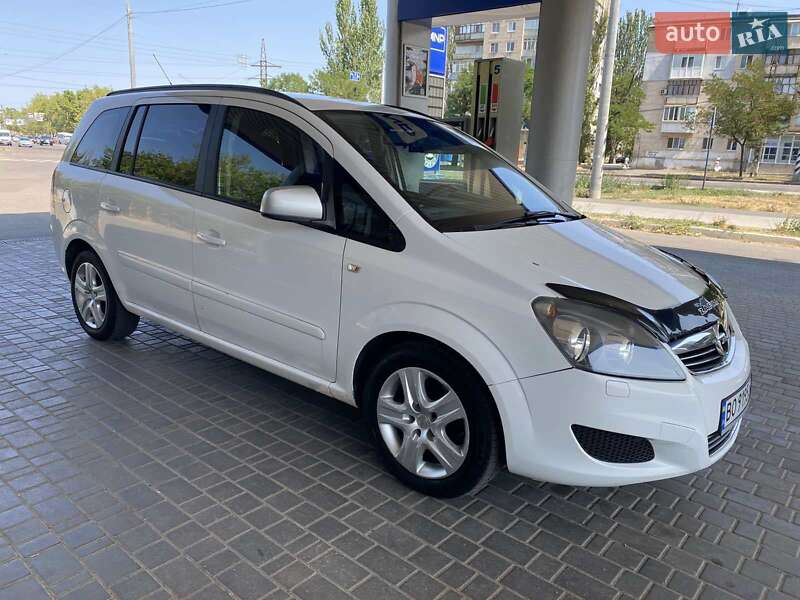 Минивэн Opel Zafira 2009 в 