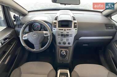 Минивэн Opel Zafira 2009 в 