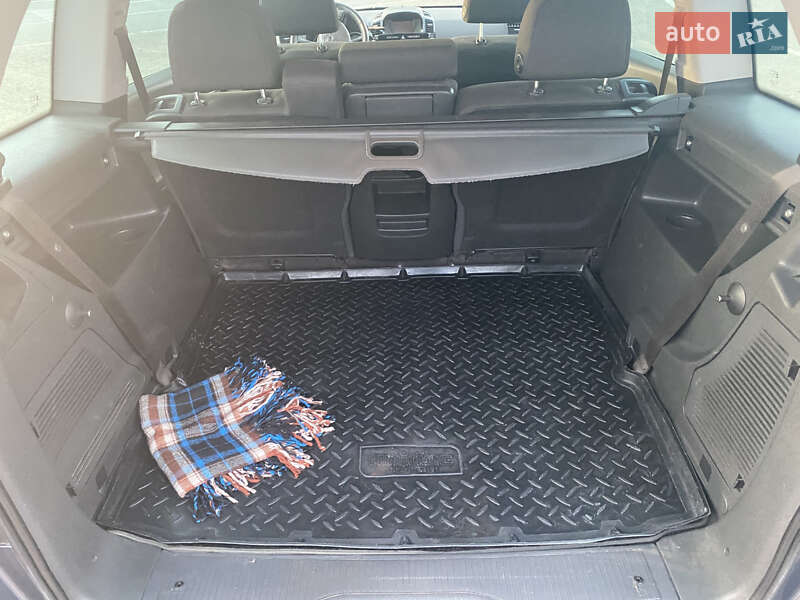 Мінівен Opel Zafira 2010 в Ромнах