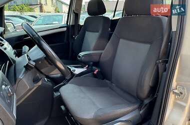 Минивэн Opel Zafira 2009 в 