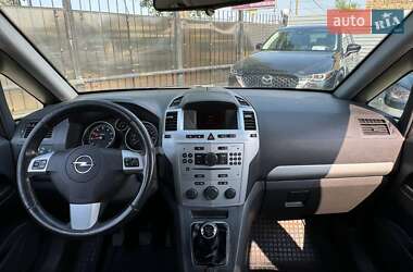 Минивэн Opel Zafira 2009 в 