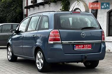 Минивэн Opel Zafira 2008 в 
