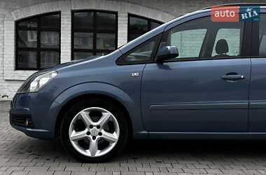 Минивэн Opel Zafira 2008 в 