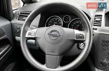 Минивэн Opel Zafira 2008 в 