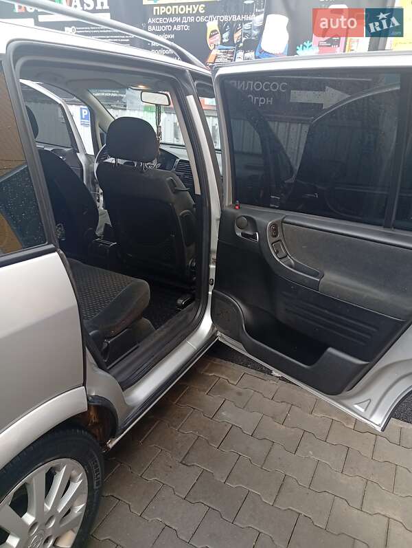 Минивэн Opel Zafira 2003 в Звягеле