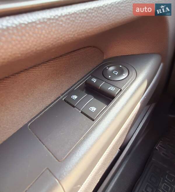 Минивэн Opel Zafira 2012 в Вараше