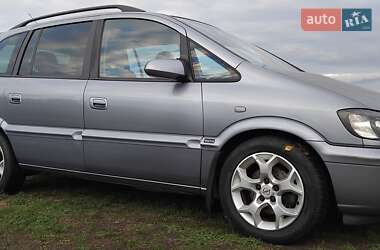 Минивэн Opel Zafira 2004 в Саврани