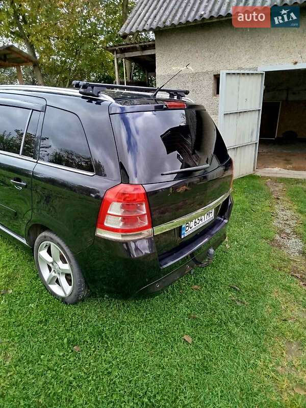 Минивэн Opel Zafira 2009 в Львове