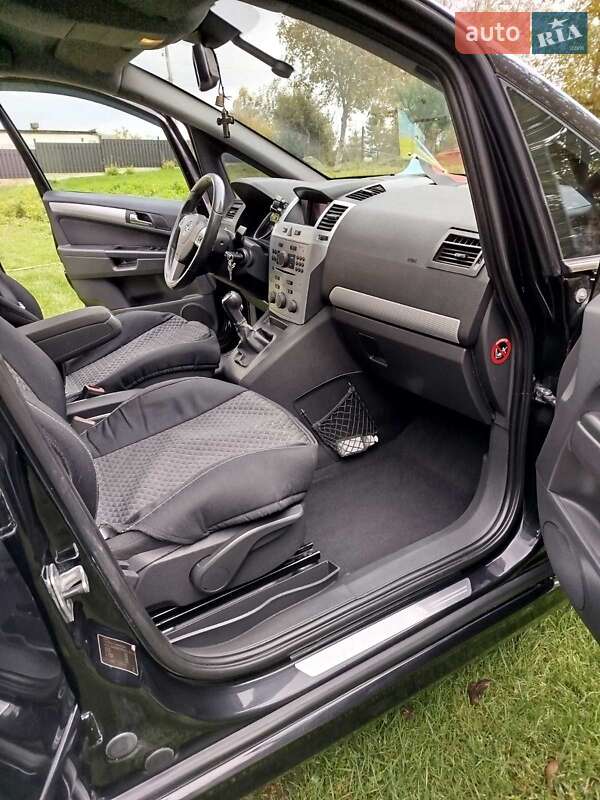 Минивэн Opel Zafira 2009 в Львове