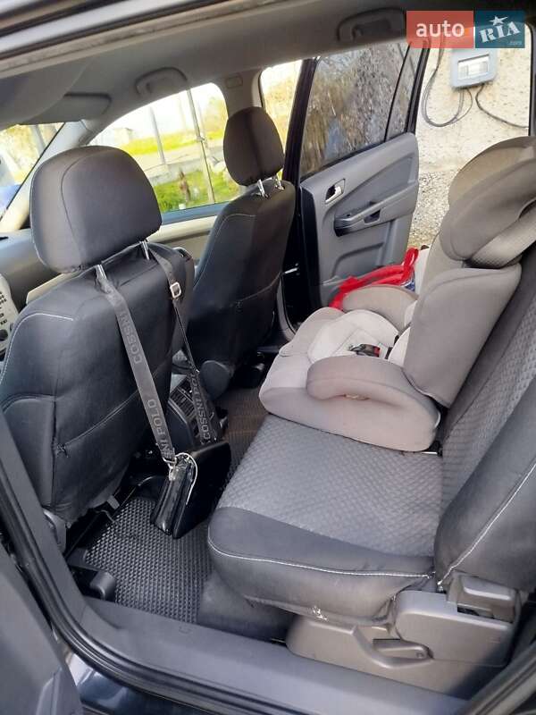 Минивэн Opel Zafira 2009 в Львове