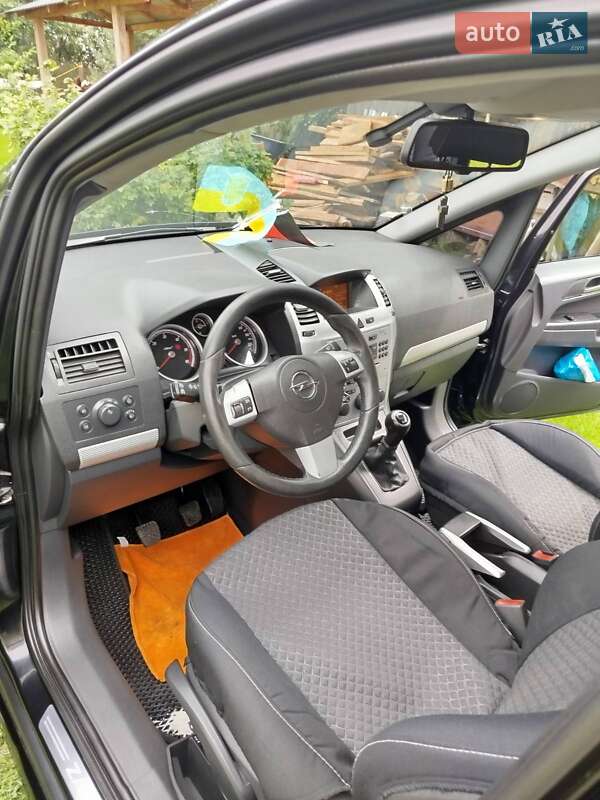 Минивэн Opel Zafira 2009 в Львове