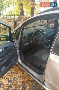 Минивэн Opel Zafira 2005 в  фото 3 Минивэн Opel Zafira 2005 в