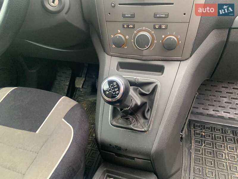 Минивэн Opel Zafira 2006 в Ивано-Франковске