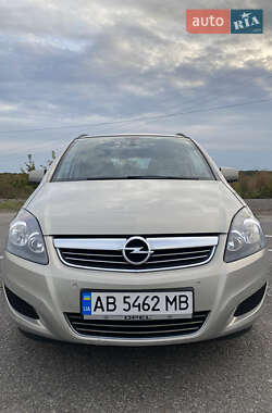 Минивэн Opel Zafira 2010 в 