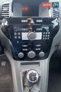 Минивэн Opel Zafira 2010 в 