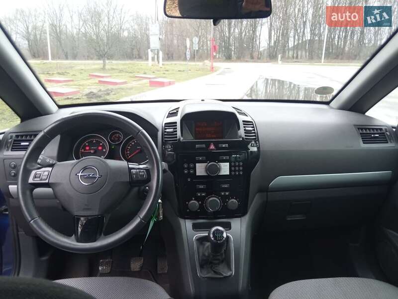 Мінівен Opel Zafira 2010 в Львові