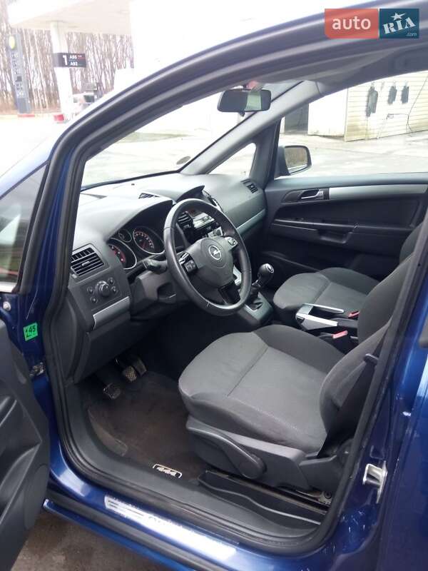 Мінівен Opel Zafira 2010 в Львові