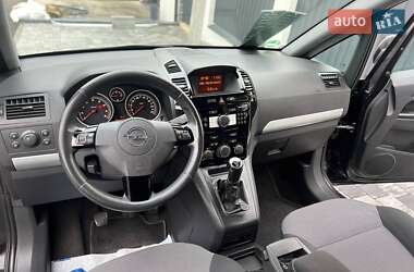 Минивэн Opel Zafira 2011 в 