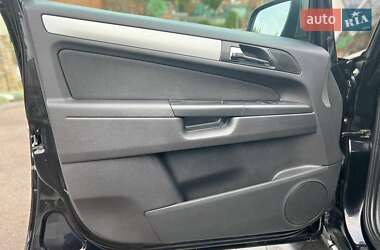 Минивэн Opel Zafira 2011 в 
