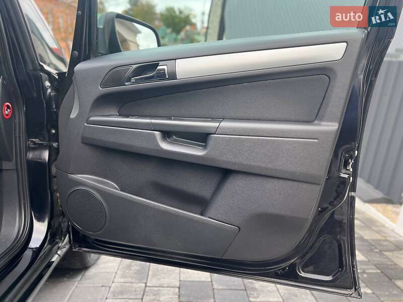 Мінівен Opel Zafira 2011 в Хмельницькому
